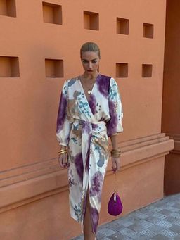 Outzidr - Purple V Enck Waist Knottting Midi Vacay Dress