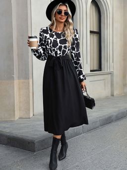 Outzidr - Black Printed Skater Dress with Belt