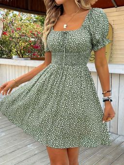 Outzidr - Green Sqaure Neck Flared Vacay Dress