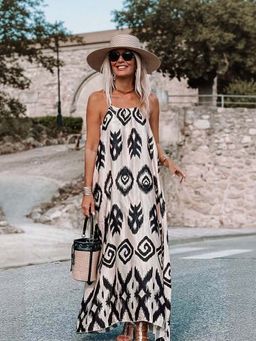 Outzidr - Cream Printed A Line Maxi Vacay Dress