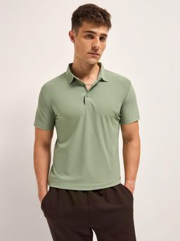 The Bear House - Green Men Solid Slim Fit Performance Polo T-Shirt