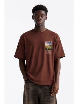 MISCHIEF MONKEY - Men Brown Oversized T-Shirt