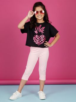 KiddoPanti - Girls Printed Half Sleeve T-Shirt and Capri