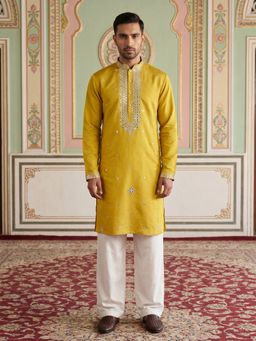 Jompers - Men's Embroidered Kurta With Pyjama.