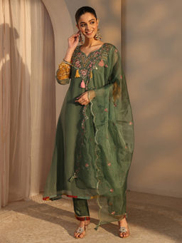 Libas - Green Embroidered Three Fourth Sleeves Kurta Pant & Dupatta
