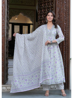 JAIMINI - White Floral Three Fourth Sleeves Kurta Pant & Dupatta