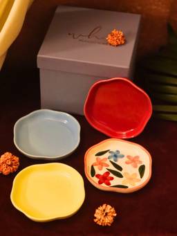 WEAVING HOMES - Set of 4 Red, Brightday, Sunshine Yellow & Ocean Blue Dessert Plates