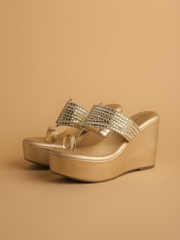 ERIDANI - Amarii Embellished Kolhapuri Gold Wedge Heels