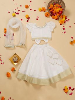 SAKA DESIGNS - Girls Golden Border White Lehenga and Choli with Dupatta (Set of 3)