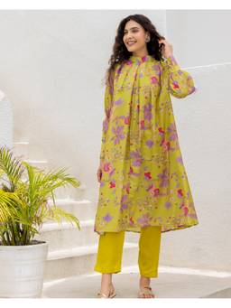 Ambraee - Women Olive Floral Printed Kurta with Pant