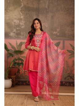 Scakhi - Women Pink Floral Embroidered Kurti with Farshi Salwar and Dupatta