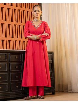 Ambraee - Women Beige Solid Mirror Work Kurta with Pant