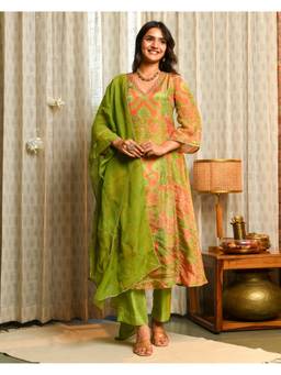 Ambraee - Women Peach Printed Beads and Stones Kurta with Pant and Dupatta