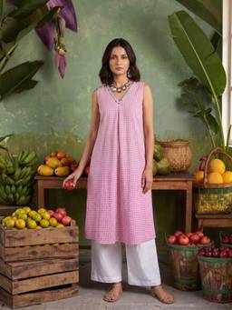 Ambraee - Women Pink Checks Printed Kurta with Pant