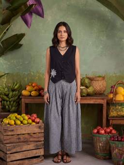 Ambraee - Women Black Checks Embroidered Co-Ord Set