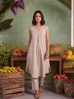 Ambraee - Women Beige Solid Thread Work Co-Ord Set