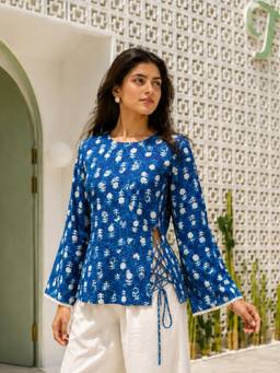 KAFTANIZE - Women Blue Floral Printed Short Kurti
