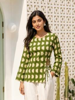 KAFTANIZE - Women Green Geometric Printed Short Kurti