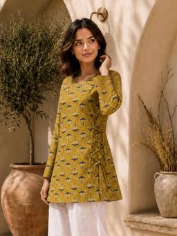 KAFTANIZE - Women Yellow Floral Printed Short Kurti