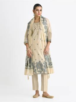 Women Plus - Cream Floral Embroidered Kurta with Pant and Dupatta
