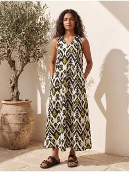 trueBrowns - Women Black Printed Cotton Dress