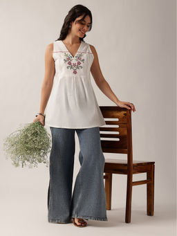 Vbuyz - Women White Cotton Sleeveless Tunic