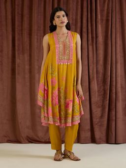 THREE-THREE - Nira Kurta with Pant - Mustard