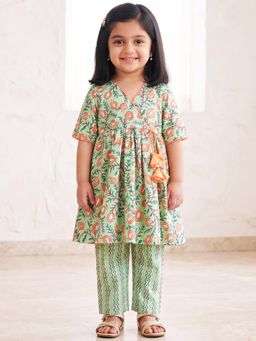 Campana - Green Floral Cotton Regular Kurta and Pant