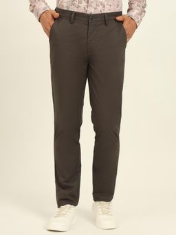 JadeBlue - Men Brown Cotton Blend Solid Slim Fit Trouser