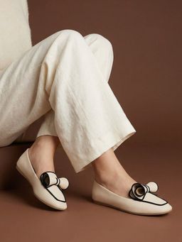 JODYHUB - Women Cream Loafers