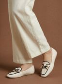 Cream color option, Currently selected
