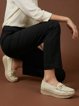JODYHUB - Women Cream Loafers
