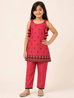 Huggle Boo - Girls Rani Pink Tassel Detail Sleeveless Kurta with Pants