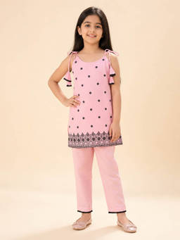 Huggle Boo - Girls Light Pink Tassel Detail Sleeveless Kurta with Pants