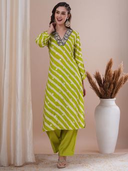 FASHOR - Leheriya Foil Printed and Zari Embroidered Straight Fit Kurta with Pant (Set of 2)