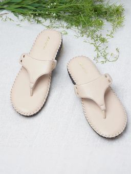 KNEETOES - Womens Classic Charm Beige Thong Casual Sandals