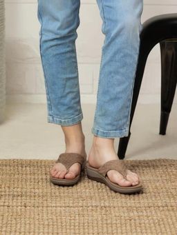 KNEETOES - Womens Beige Subtle Stone-Work Thong Sandals