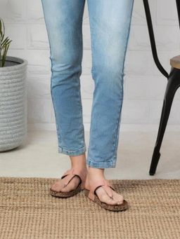 KNEETOES - Womens Soft Blush Peach Casual Thong Sandals