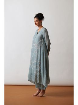 One Not Two - Cloud Blue Crushed Silk Floral Embroidery kurta & Pant (Set of 2)
