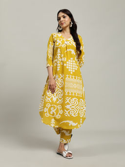 MEENA BAZAAR - Mustard Printed Cotton Blend Kurta with Pant