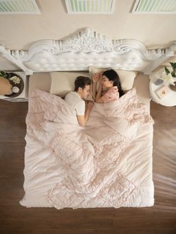 THE BABY TRUNK - Pink Sleepy Blush Bed Quilt (King)