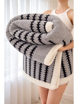 The Gharnish - Grey Luxury Herringbone Pattern Blanket (Double)