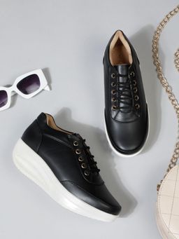 VALIOSAA - Black Sneakers Shoes