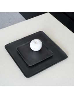 Faaya Gifting - Uma Square Black Plate