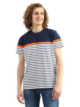 United Colors of Benetton - Men Navy Blue Striped Round Neck T-Shirt