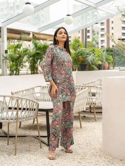 EESHA GUPTA - Playful Flower Mosaic Muslin Co-Ord (Set of 2)