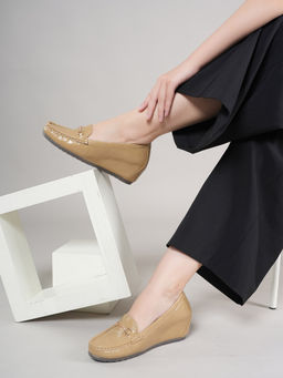 SCENTRA - Liana Tan Heeled Cushioned Loafers