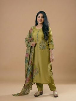 SAKSHI- The Wedding Store - Women's Mehendi Green Embroidered Kurta With Pant & Dupatta