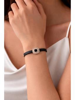 Miora - Black Square Halo Bracelet