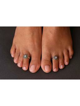 Miora - Green Floral Harmony Adjustable Toe Ring